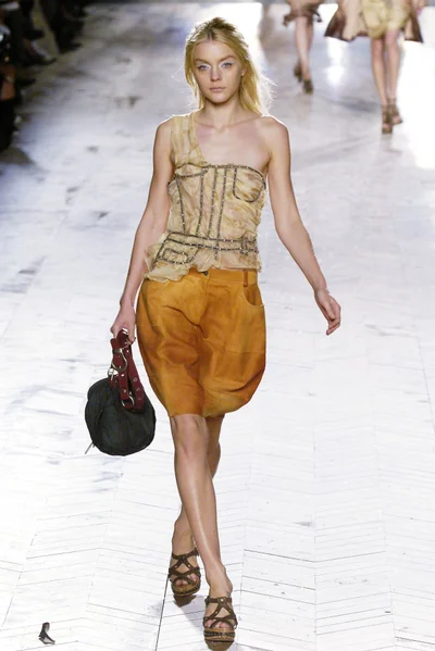 Look 28